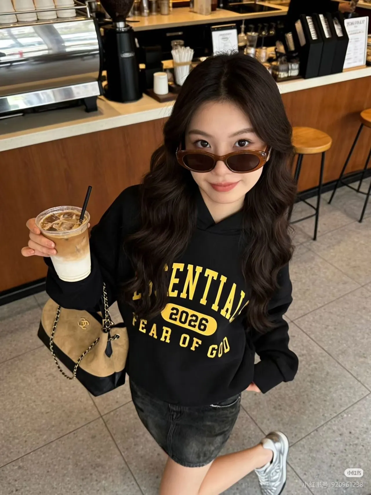 🦋 、Hot Sale🦋 128 Essentials FW 26Holiday 2026 CLASSIC HOODIE Fear of God Essentials FALL 26 HOLIDAYSeries Fleece Hoodie Same Style Premium ！ ！ ， ！ ， Breathable 。 3D 。 ， ， ， ， 。 ， ～Versatile ， ！ ：Retro Size:XS-XL